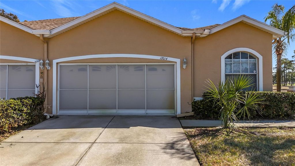 Image 9 of property listing at 12014 TOURNAMENT VIEW AVENUE, New Port Richey, FL 34654