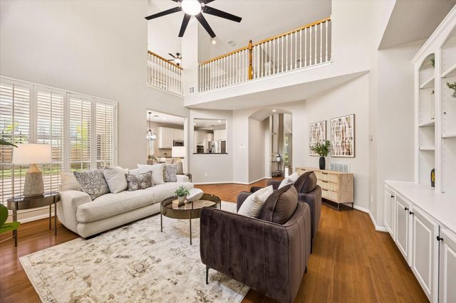 7535 Guinevere Drive, Sugar Land, TX 77479
