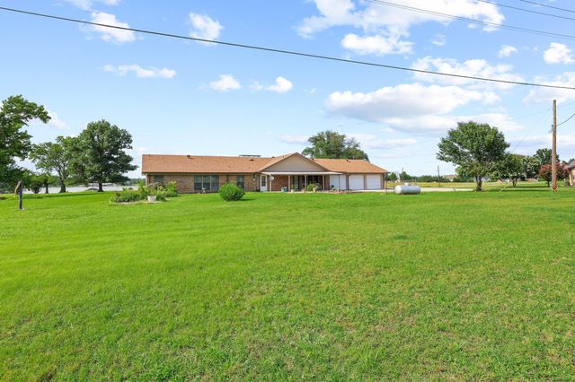 1900 S Shore Drive, Bonham, TX 75418