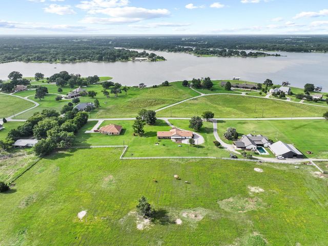 1900 S Shore Drive, Bonham, TX 75418