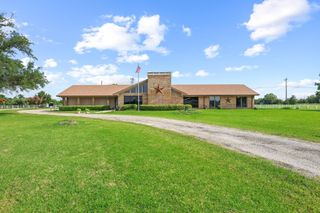 1900 S Shore Drive, Bonham, TX 75418
