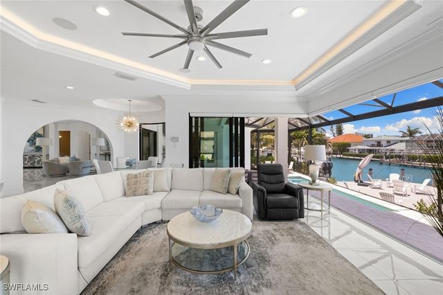 279 HERON AVE, Naples, FL 34108