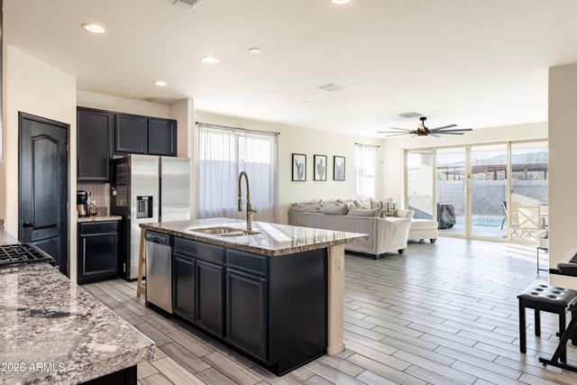 2759 W Apollo Road, Phoenix, AZ 85041