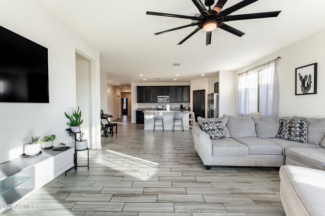 2759 W Apollo Road, Phoenix, AZ 85041