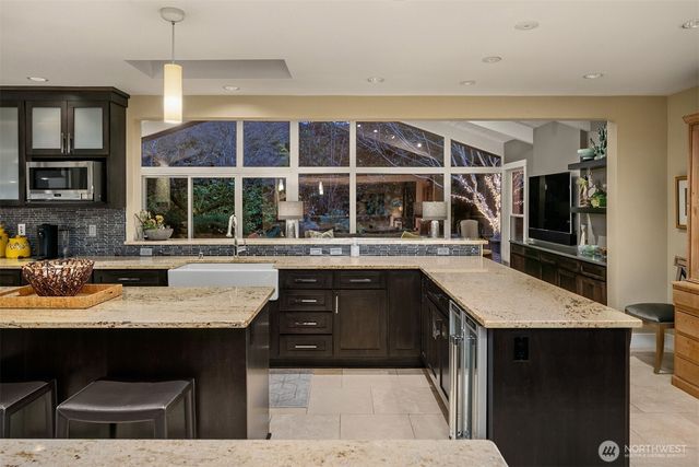 11029 Totem Pole Lane, Woodway, WA 98020