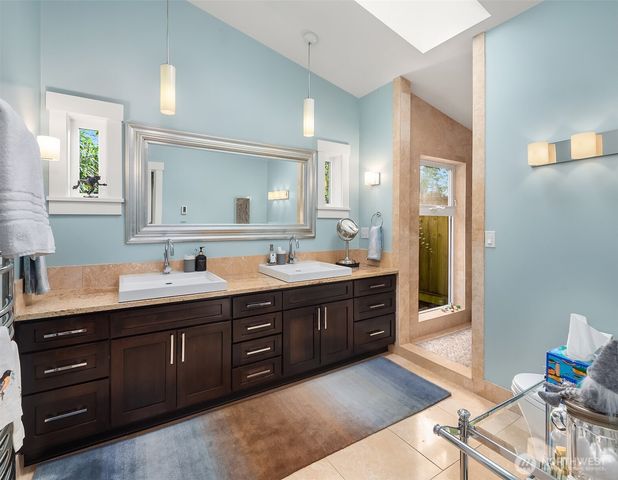 11029 Totem Pole Lane, Woodway, WA 98020