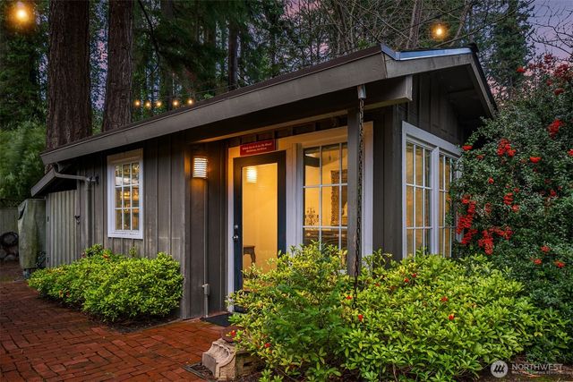 11029 Totem Pole Lane, Woodway, WA 98020