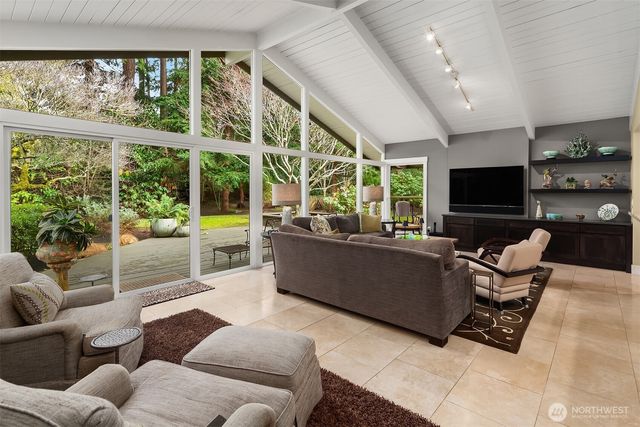 11029 Totem Pole Lane, Woodway, WA 98020