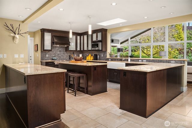 11029 Totem Pole Lane, Woodway, WA 98020