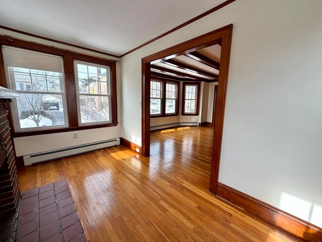 31 Oakley Rd 1, Watertown, MA 02472