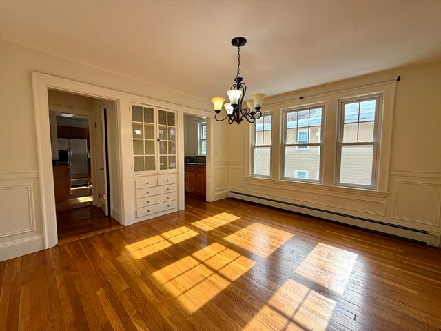 31 Oakley Rd 1, Watertown, MA 02472