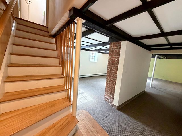 31 Oakley Rd 1, Watertown, MA 02472