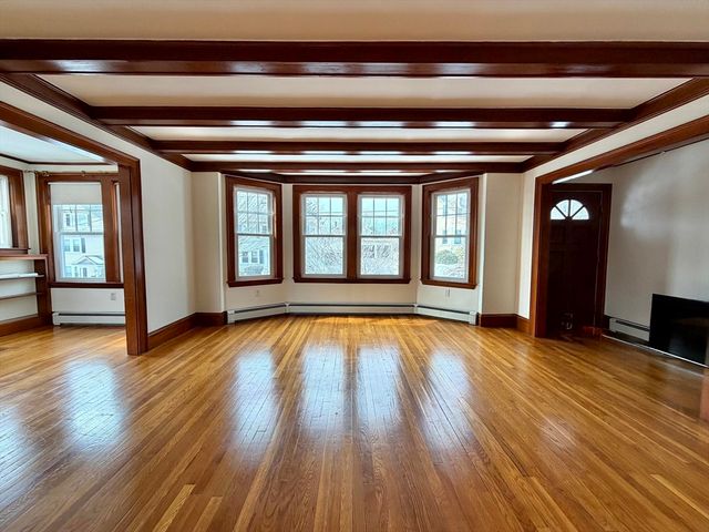 31 Oakley Rd 1, Watertown, MA 02472