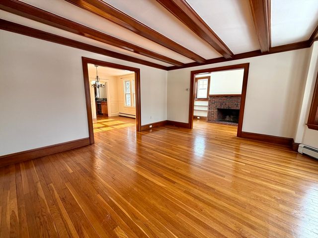 31 Oakley Rd 1, Watertown, MA 02472