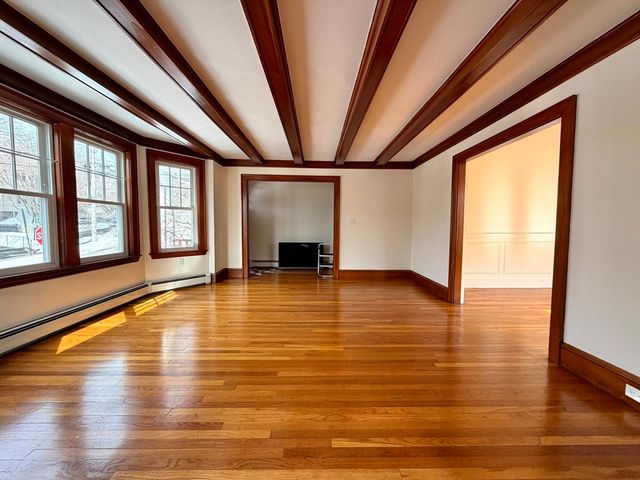 31 Oakley Rd 1, Watertown, MA 02472