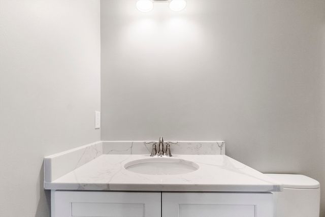 4 Sabrina Way A, Agawam, MA 01001