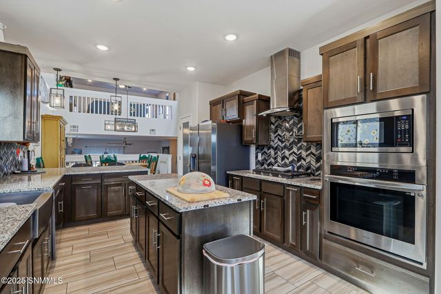 576 La Entrada Circle, Sunland Park, NM 88063