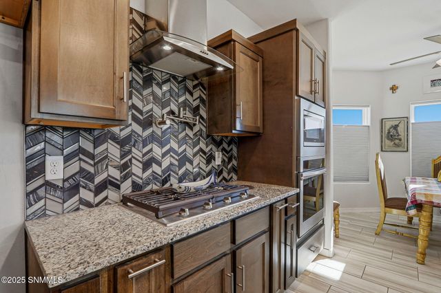 576 La Entrada Circle, Sunland Park, NM 88063