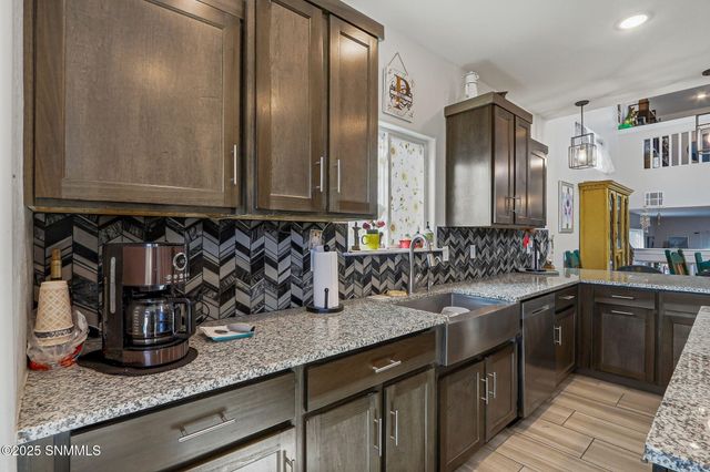 576 La Entrada Circle, Sunland Park, NM 88063