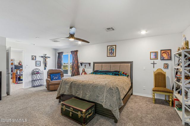 576 La Entrada Circle, Sunland Park, NM 88063