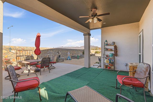 576 La Entrada Circle, Sunland Park, NM 88063