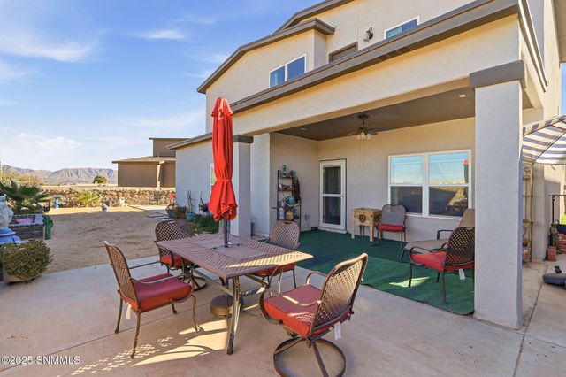 576 La Entrada Circle, Sunland Park, NM 88063