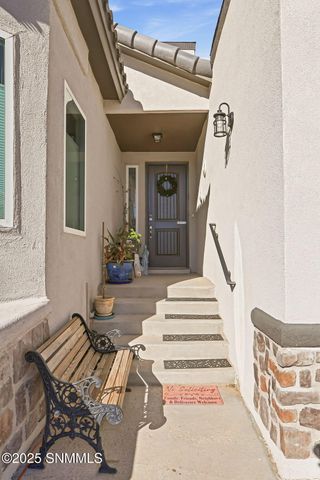 576 La Entrada Circle, Sunland Park, NM 88063
