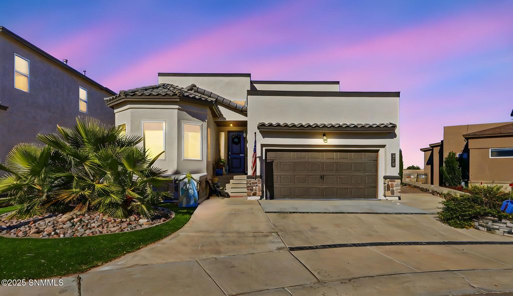 576 La Entrada Circle, Sunland Park, NM 88063