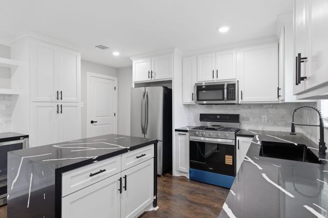 6814 Greenhurst Street, Houston, TX 77091