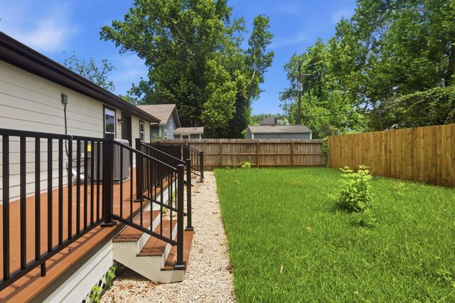 6814 Greenhurst Street, Houston, TX 77091