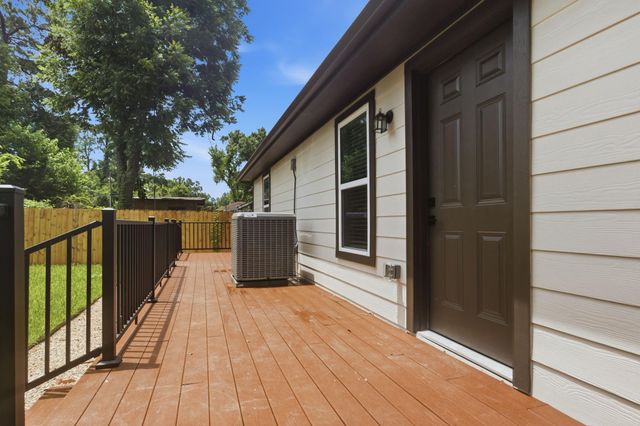 6814 Greenhurst Street, Houston, TX 77091