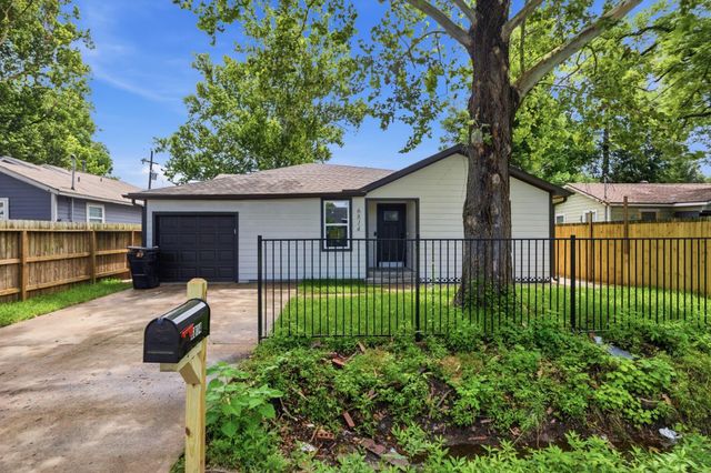6814 Greenhurst Street, Houston, TX 77091