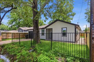 6814 Greenhurst Street, Houston, TX 77091