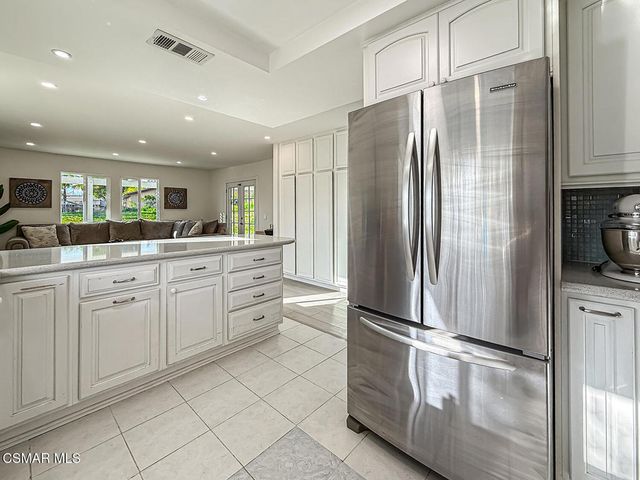 221 Hazelridge Court, Simi Valley, CA 93065