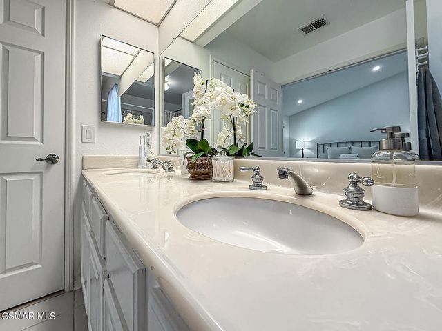 221 Hazelridge Court, Simi Valley, CA 93065