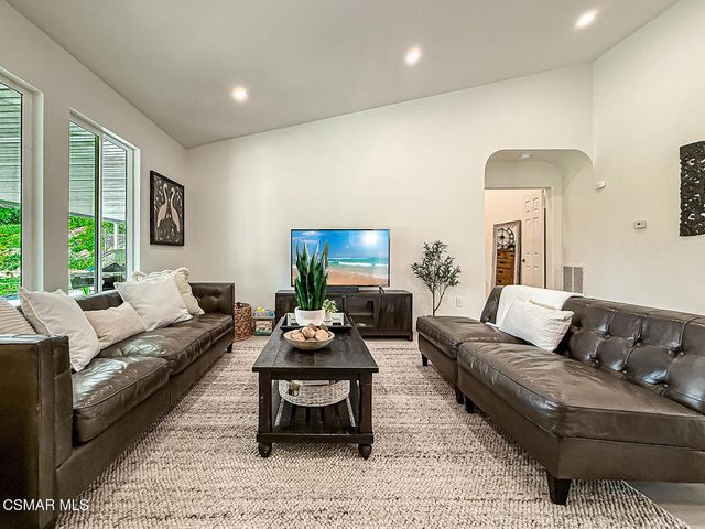 221 Hazelridge Court, Simi Valley, CA 93065