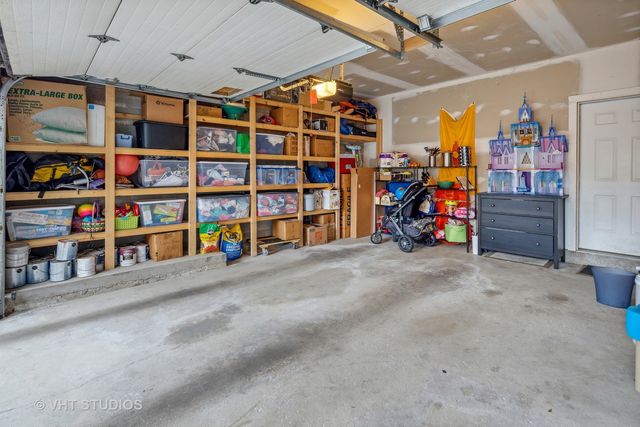 2038 W Warner Avenue 103, Chicago, IL 60618
