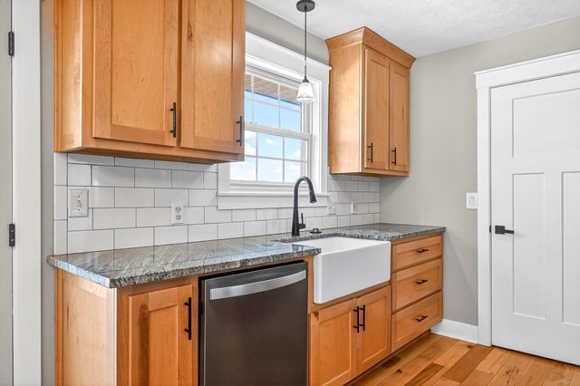 6307 W Cottonwood Road, Springfield, MO 65802