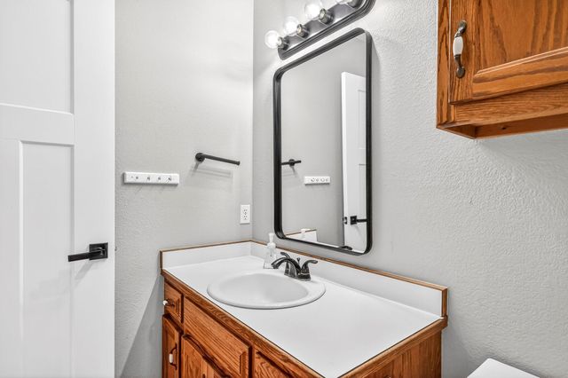 6307 W Cottonwood Road, Springfield, MO 65802