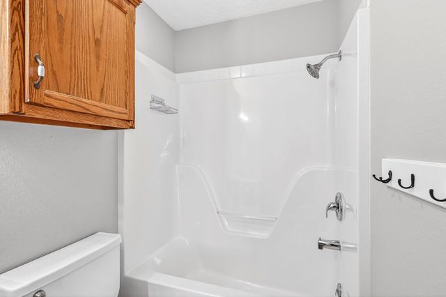 6307 W Cottonwood Road, Springfield, MO 65802