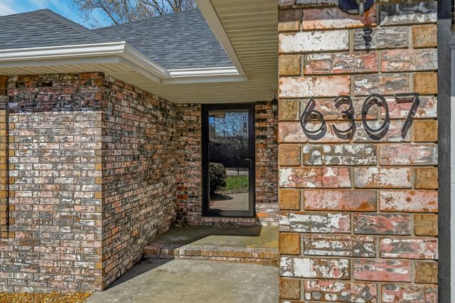 6307 W Cottonwood Road, Springfield, MO 65802
