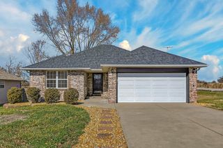 6307 W Cottonwood Road, Springfield, MO 65802