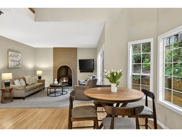 3009 Sw DICKINSON St, Portland, OR 97219