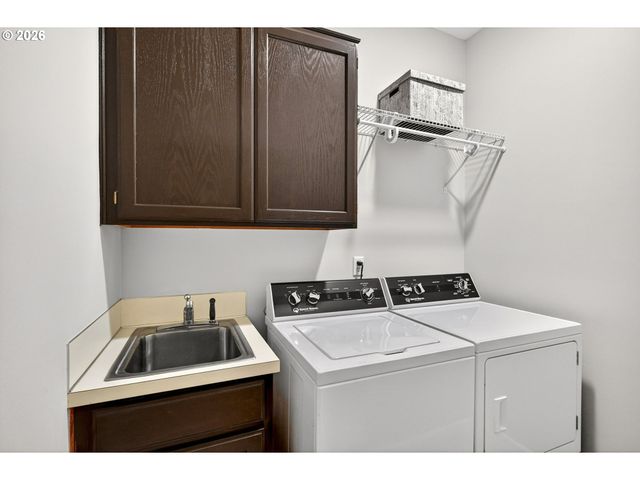 3009 Sw DICKINSON St, Portland, OR 97219