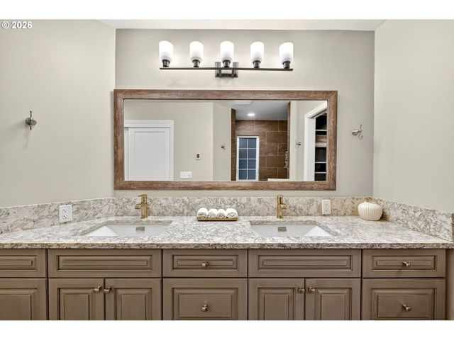 3009 Sw DICKINSON St, Portland, OR 97219