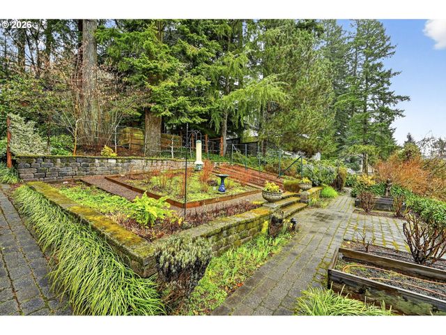 3009 Sw DICKINSON St, Portland, OR 97219