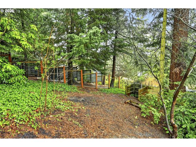 3009 Sw DICKINSON St, Portland, OR 97219