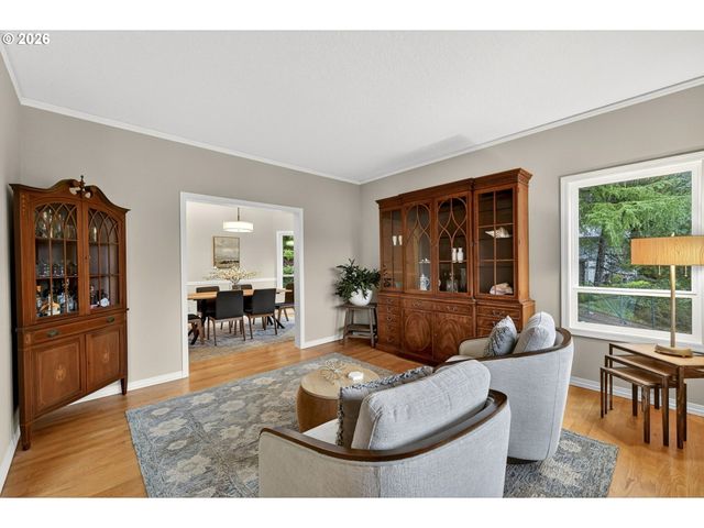 3009 Sw DICKINSON St, Portland, OR 97219