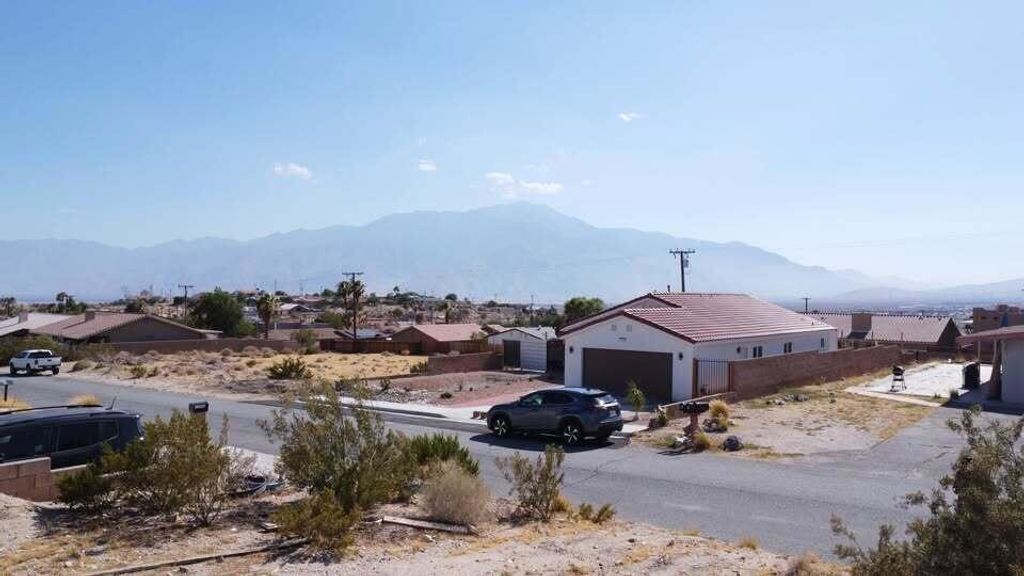 Image 10 of property listing at 16 Hermano Way, Desert Hot Springs, CA 92240