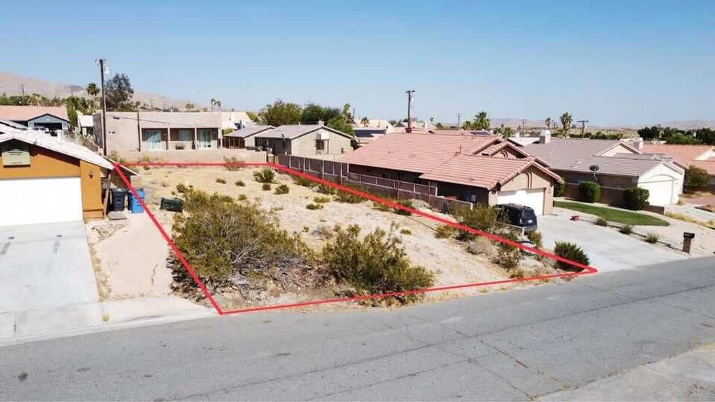 Image 2 of property listing at 16 Hermano Way, Desert Hot Springs, CA 92240
